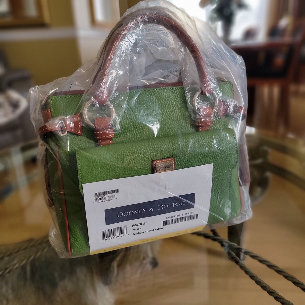 Dooney & Bourke NWT Medium Pocket Satchel w/ Wallet - Picture 4 of 16